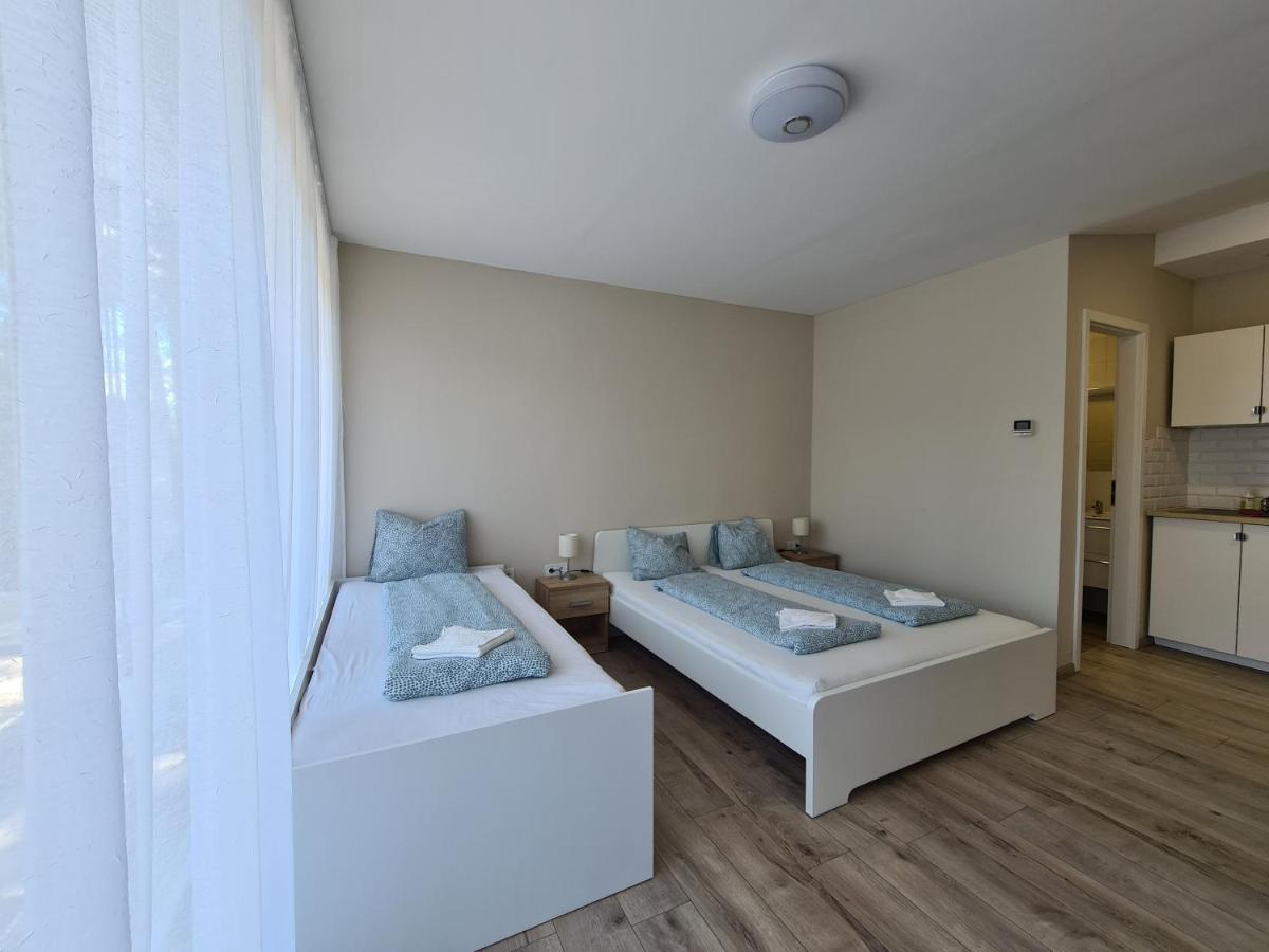 Oet Fenyo Apartmanhaz Siofok Exterior photo