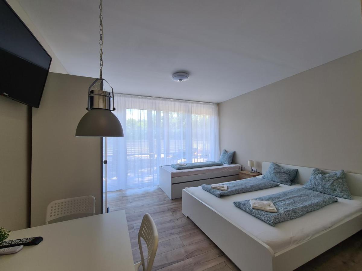 Oet Fenyo Apartmanhaz Siofok Exterior photo