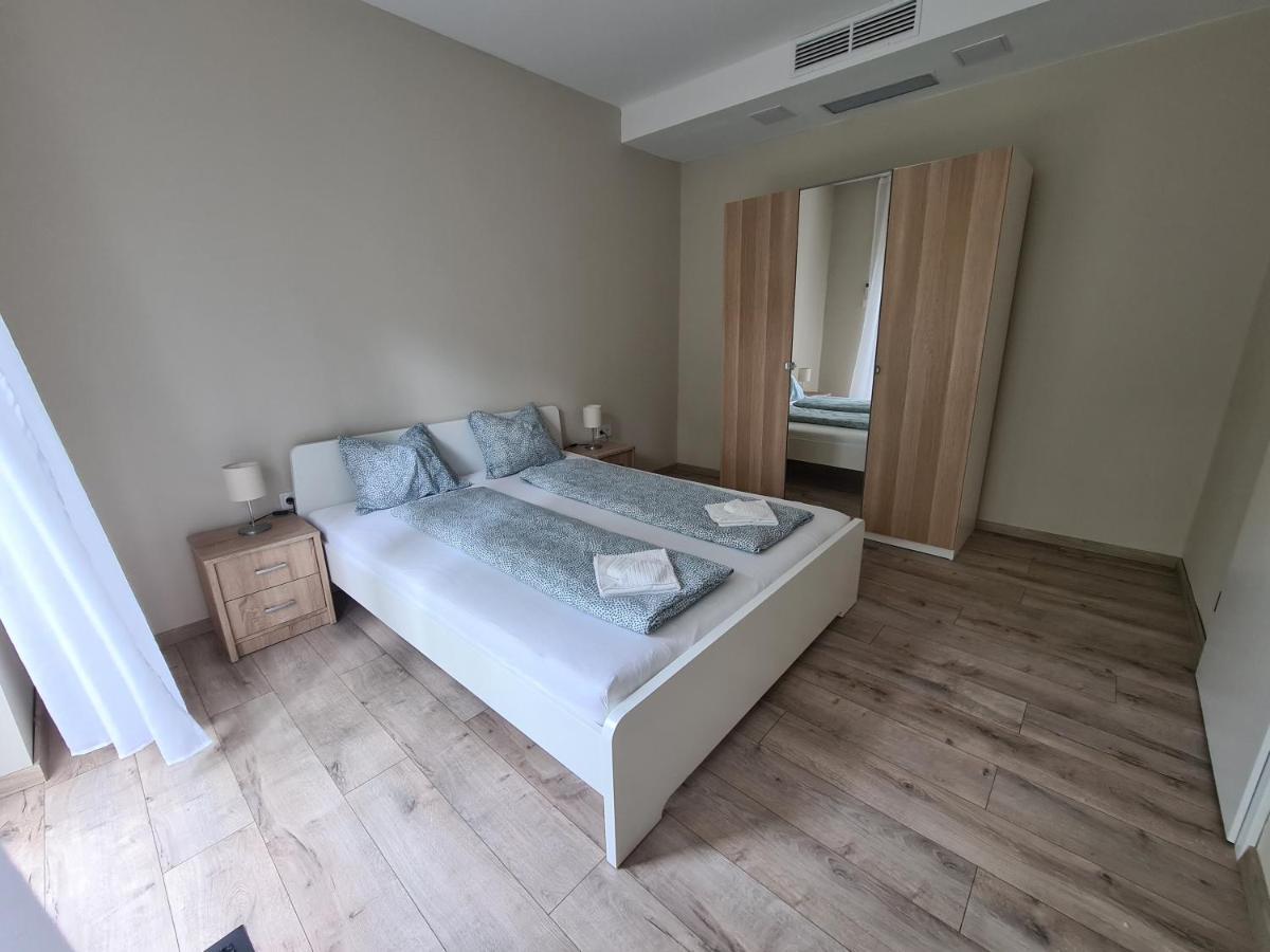 Oet Fenyo Apartmanhaz Siofok Exterior photo