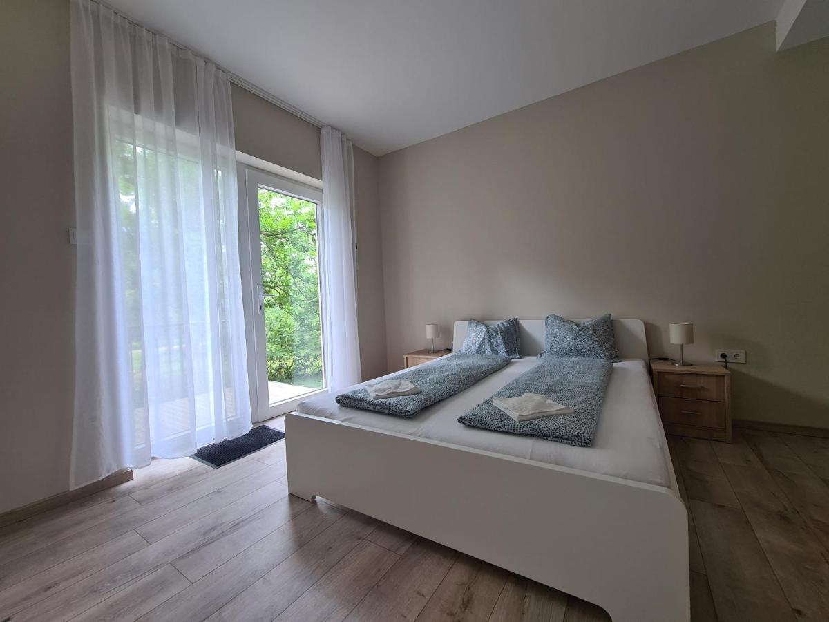 Oet Fenyo Apartmanhaz Siofok Exterior photo