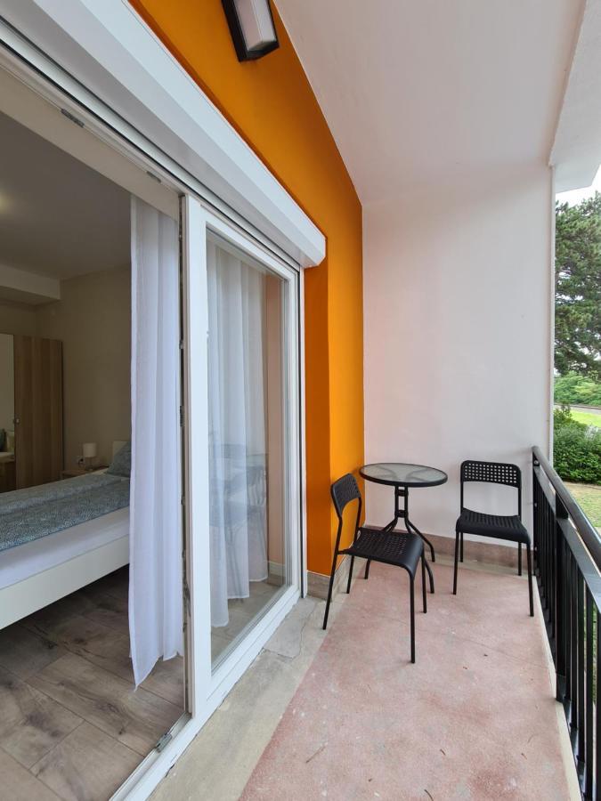 Oet Fenyo Apartmanhaz Siofok Exterior photo